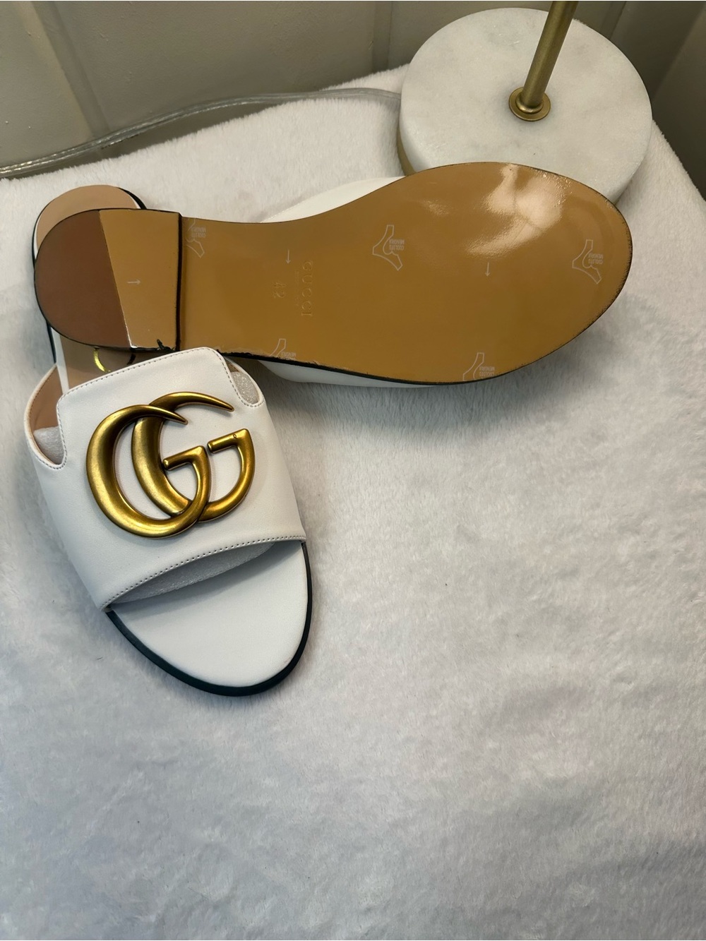 Gucci White Leather Slip-On Mules with Gold Double G Emblem - Picture 3 of 4